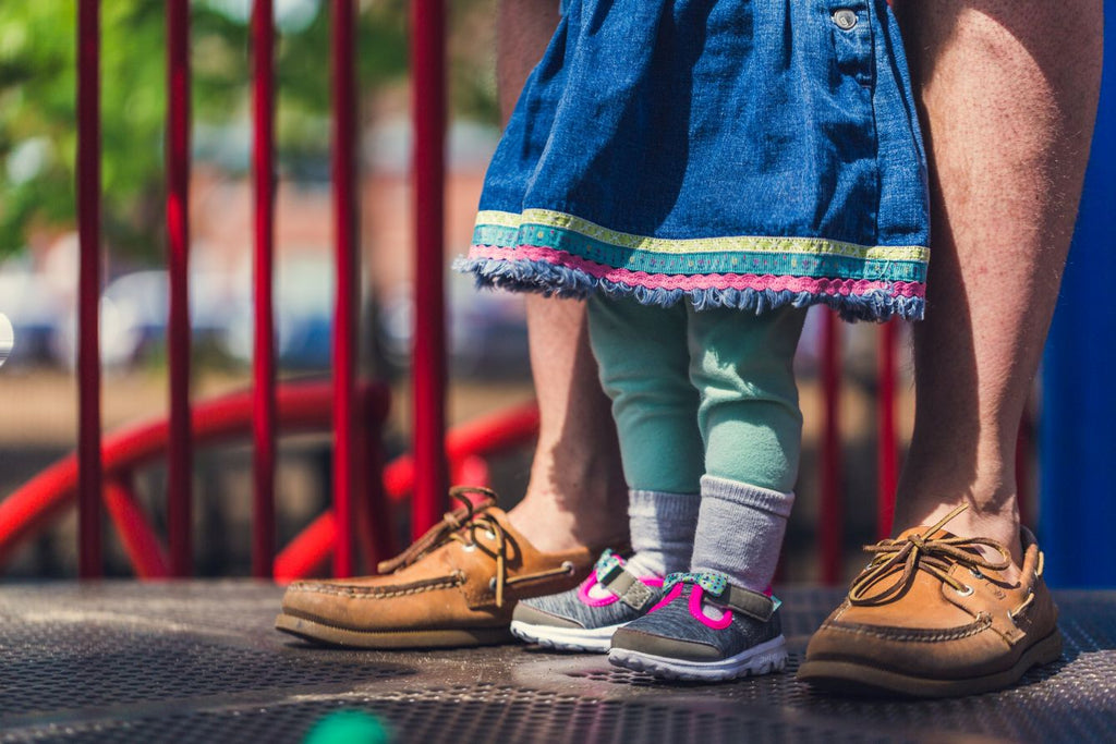 Jetzt die neuen Mädchen Sneaker & Halbschuhe entdecken auf SchuhEggers.de